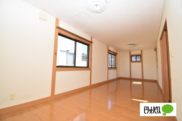 六供町戸建住宅の内装|２階洋室