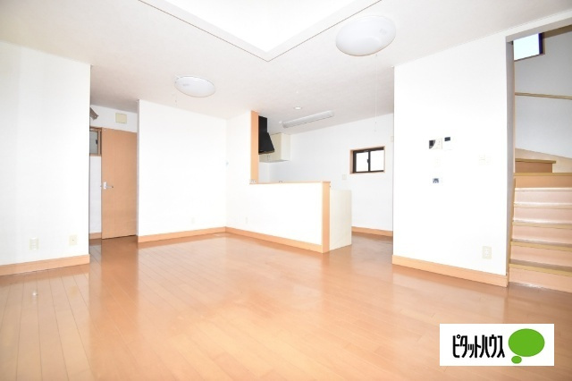 六供町戸建住宅の居間・リビング