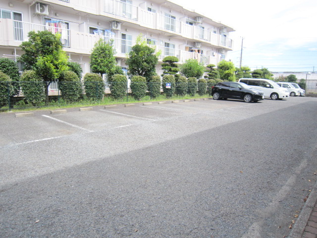 コートヴィレッジⅡの駐車場