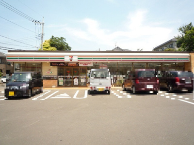 セブン－イレブン 横浜泉区役所前店まで900ｍ