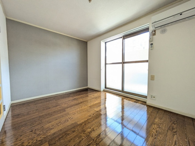 【洋室6帖】　角部屋・エアコン付きのお部屋★