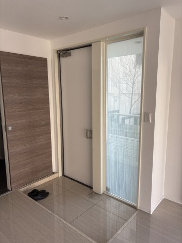 片瀬海岸３丁目戸建の玄関