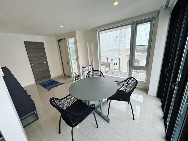 片瀬海岸３丁目戸建の玄関