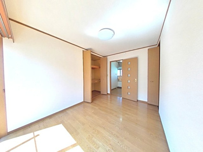 嬉しい収納二つ付き！