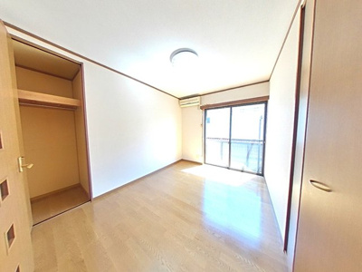 嬉しい収納二つ付き！