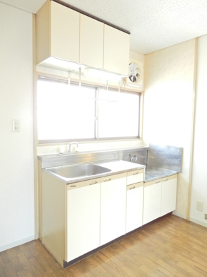 収納たっぷりのキッチン★