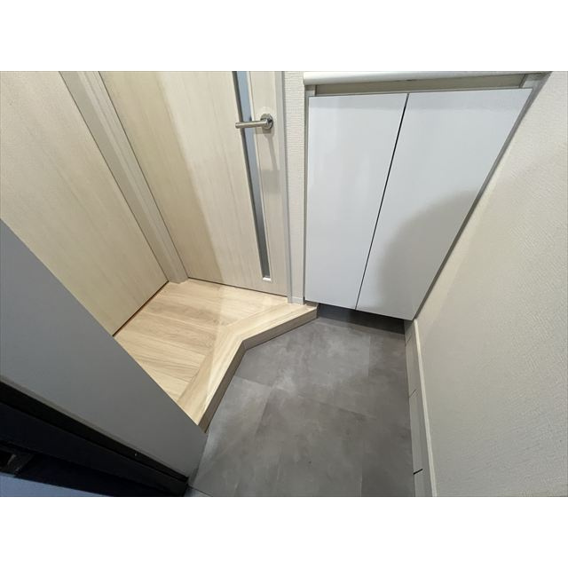 ステーションフロント都立大学の玄関