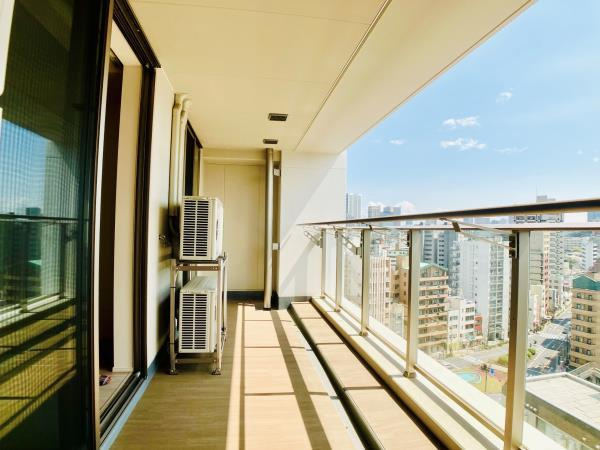 白金ザ・スカイ東棟の居間・リビング