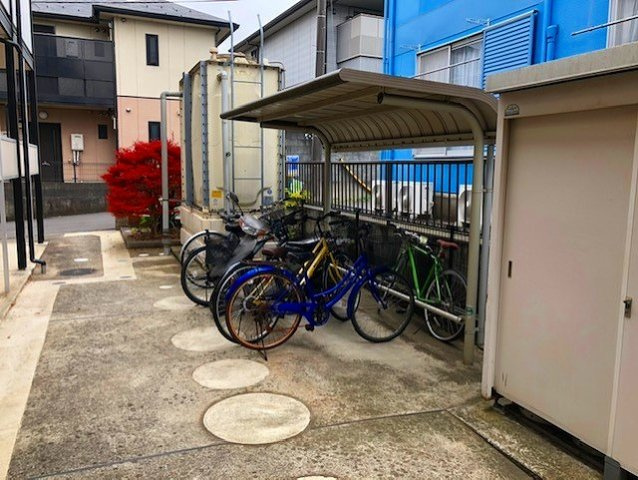 レオパレスゆきまハイツの外観|駐輪場