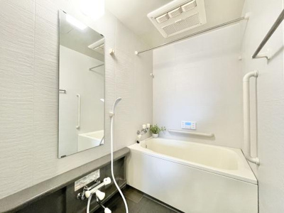 【浴室】 | ソワール新檜尾台6号棟 | 日頃の疲れを癒すにはもってこいの落ち着いた雰囲気のバスルームになります♪