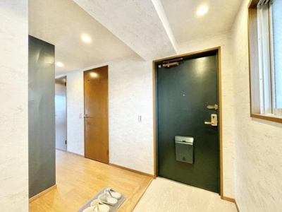 【玄関】 | ソワール新檜尾台6号棟 | 散らかりがちな玄関まわりも、豊富な収納を用意すればいつもすっきりします！