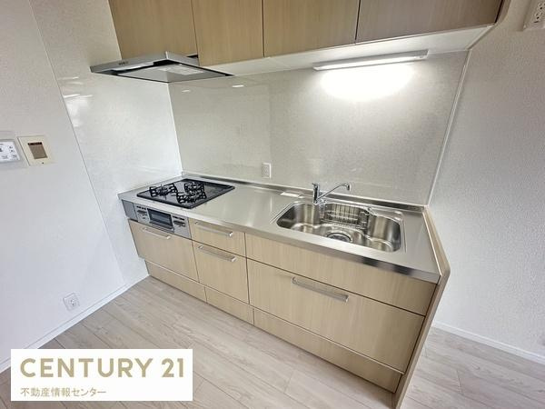 【キッチン】 | ルネ・パークプラザ | キッチンも新調されております！
コンロ、シンク、レンジフード等全て新しくなっております！