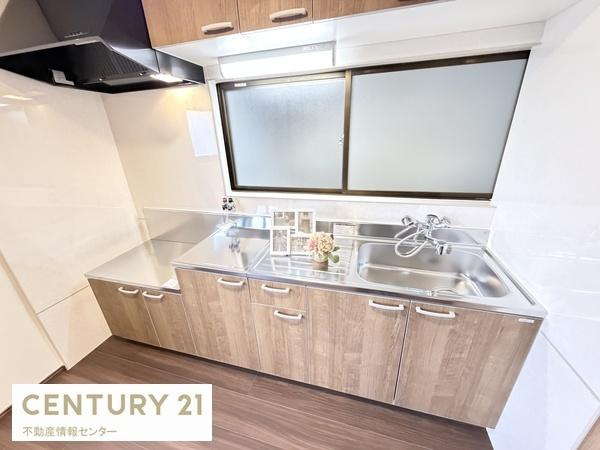 【キッチン】 | 酉島１丁目　中古戸建 | 収納豊富なキッチンです！
コンロはお好きなものを購入、ご利用ください！