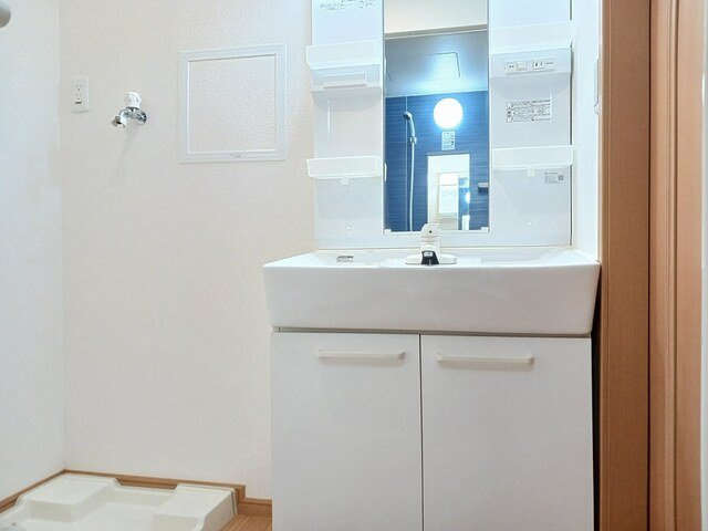 クロンドールⅠの洗面所|広い洗面スペース