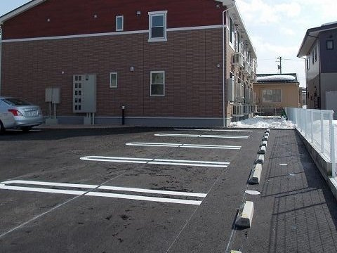 サンブライトの駐車場|駐車場があるので、車を買う予定の方も安心です