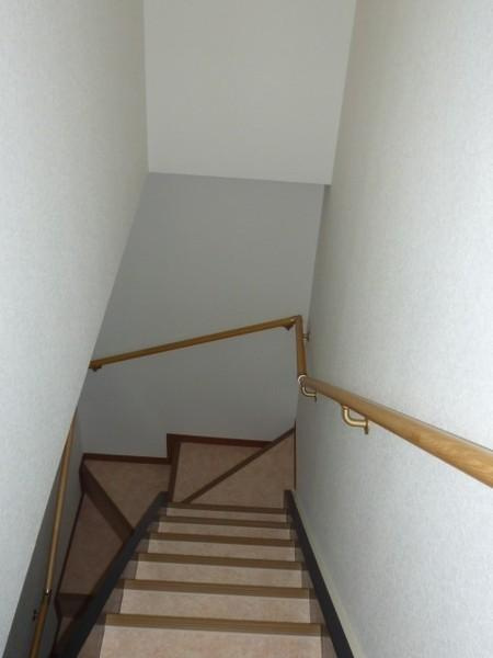 コーポスエヒロのエントランス|★共有階段★