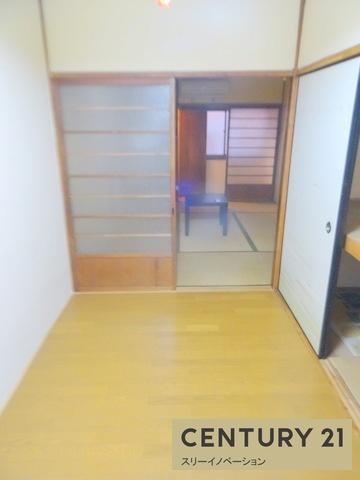 大阪市大正区三軒家西１丁目のアパートの居間・リビング|★広々リビング★