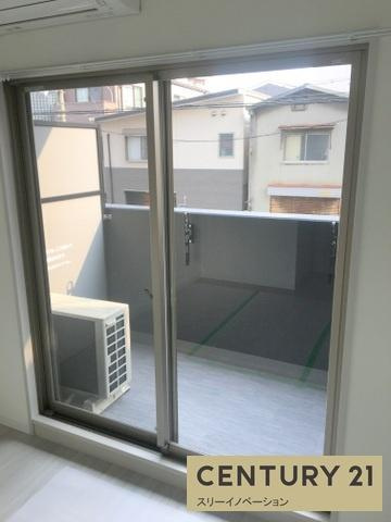 グランカリテ大正ドマーニのバルコニー|★大きなサッシですね★