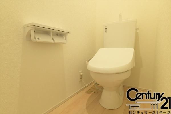 リナージュ西宮 ２号棟 ／新築一戸建の内観：施工例|■１・２階ともに『節水省エネ仕様シャワートイレ』を採用しています！■