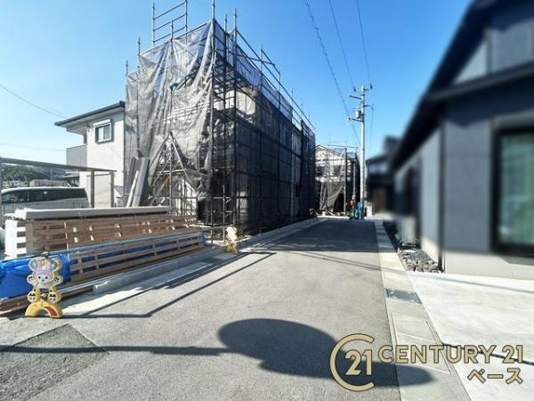 リナージュ西宮 ２号棟 ／新築一戸建の前面道路含む現地写真