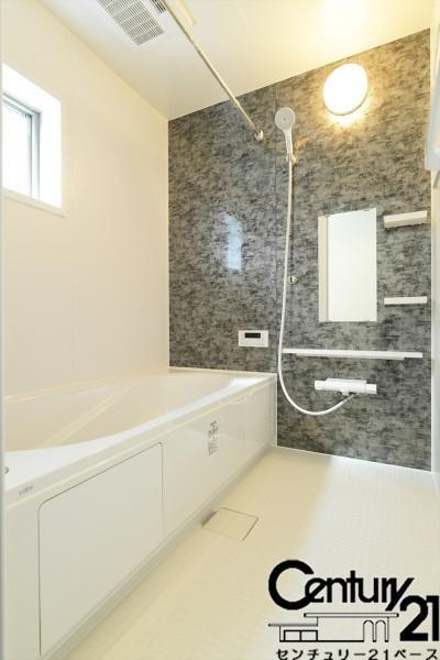 リナージュ西宮 １号棟 ／新築一戸建の内観：施工例|■ゆったり１坪サイズの浴室！キッチンとの通話機能もあり、コミュニケーションも充実！■