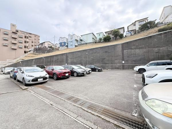 パークハイツ百合ヶ丘の駐車場|平面駐車場になります。