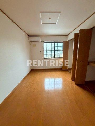 グラシア小町の居間・リビング