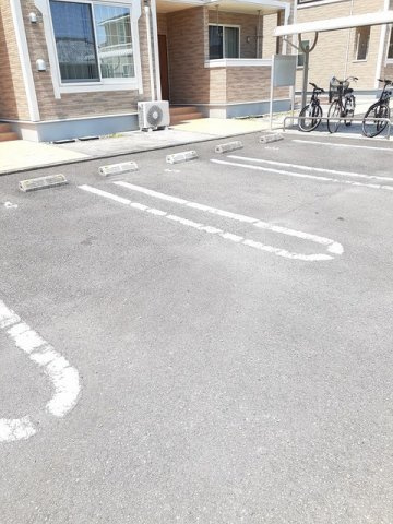 フェリース・なごみ　Ⅰの駐車場