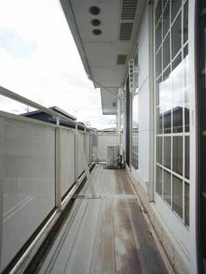 【バルコニー】 | コンフォートＣ | 日当たり良好！お洗濯物がたくさん干せます♪