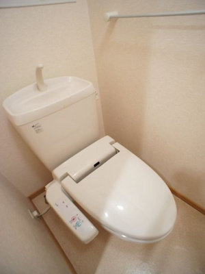 【トイレ】 | コンフォートＣ | 温水洗浄暖房便座機能付きです♪