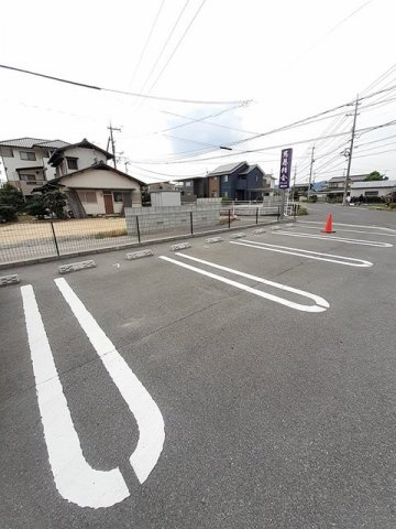 ライム１７の駐車場