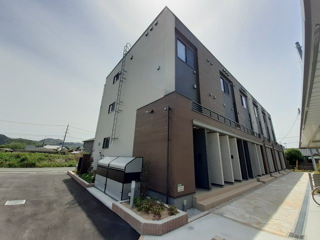 ララ・ヴィコロＹ