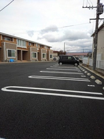 ソレイユⅤの駐車場