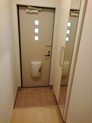 ソレイユⅤの玄関