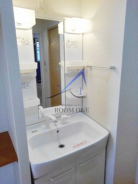 セレノ中野島の洗面所|独立洗面台です。