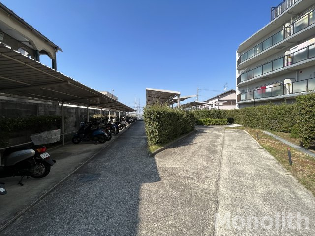 サザンコートレックス和泉の駐車場