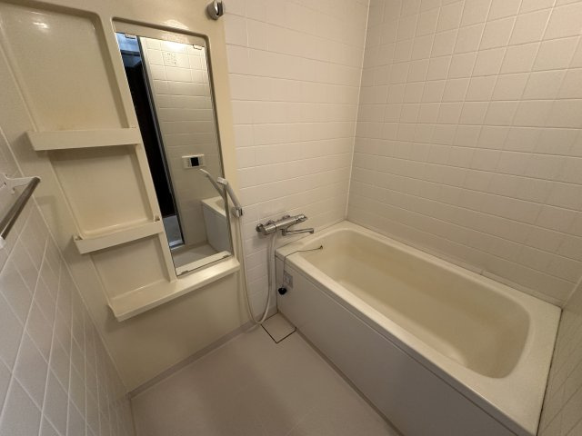グランプレステージ明石西Ⅱの浴室