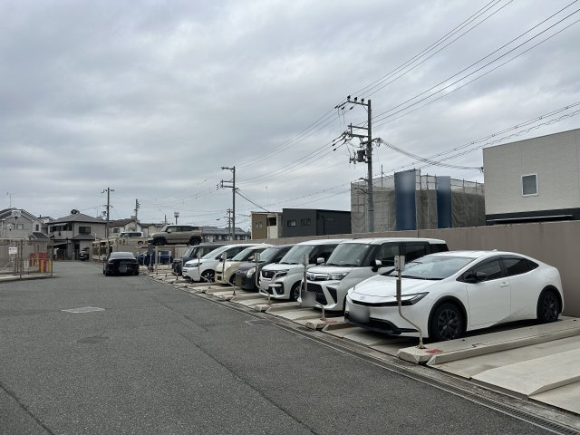 グランプレステージ明石西Ⅱの駐車場