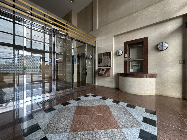 グランプレステージ明石西Ⅱのエントランス