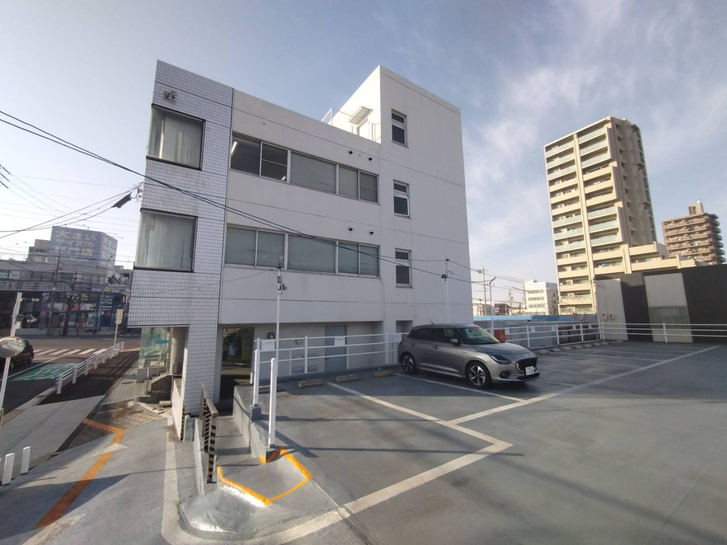 アルスビル3Cの駐車場