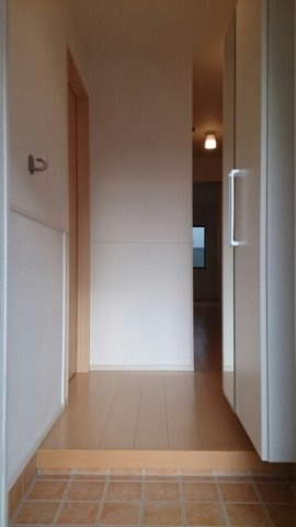 フレージュアルバ　Ｂの玄関