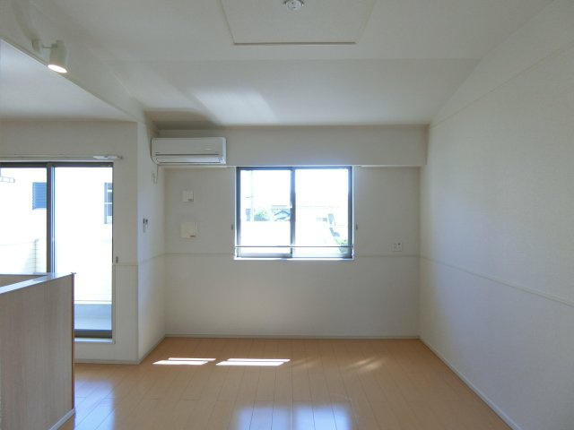 フレージュアルバ　Ｂの居間・リビング|イメージ202号室の写真