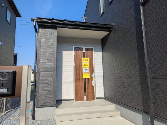 ひたちなか市田彦　10期の玄関|エントランスです。帰りたくなる家、住む幸せ、ご見学の際はお問合せ下さい。心よりお待ちしております～。