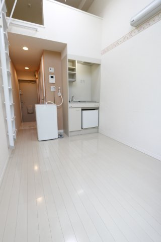 サクセス金沢八景クァトロッチオの瞳の居間・リビング|同物件の参考写真です。