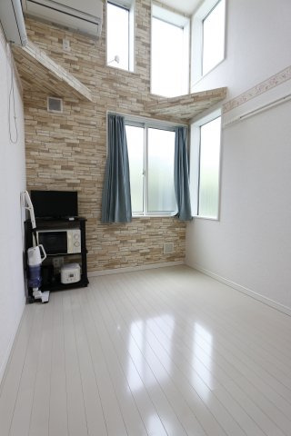 サクセス金沢八景クァトロッチオの瞳の居間・リビング|同物件の参考写真です。