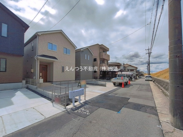 ハートフルタウン川北町2期の前面道路含む現地写真