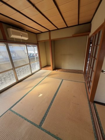 大字徳山一戸建ての和室