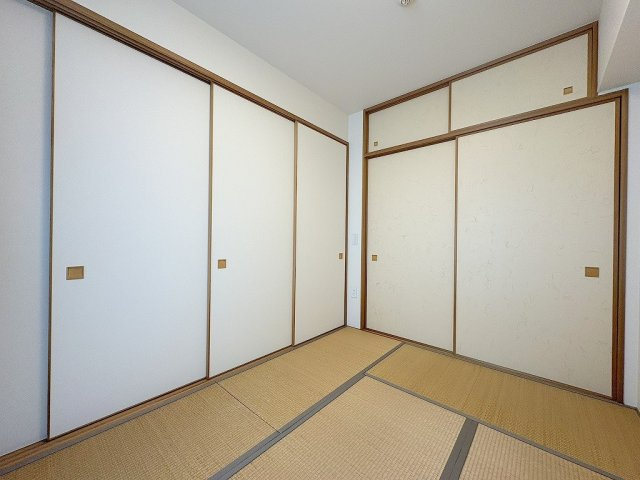 ザ・ライオンズ三郷中央レジデンスＢの和室|お布団派にも嬉しい和室を完備！天袋が付いた押入付きです♪