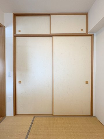 ザ・ライオンズ三郷中央レジデンスＢの和室|お布団の収納に便利な押入付きです◎