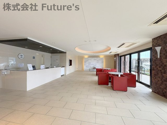 ザ・ライオンズ三郷中央レジデンスＢのロビー|エントランスにコンシェルジュを配置した、ホテルライクなマンションです♪